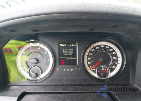 2016 Ram 1500 Slt z USA, uszkodzony, nr VIN 1C6RR6GT7GS373980